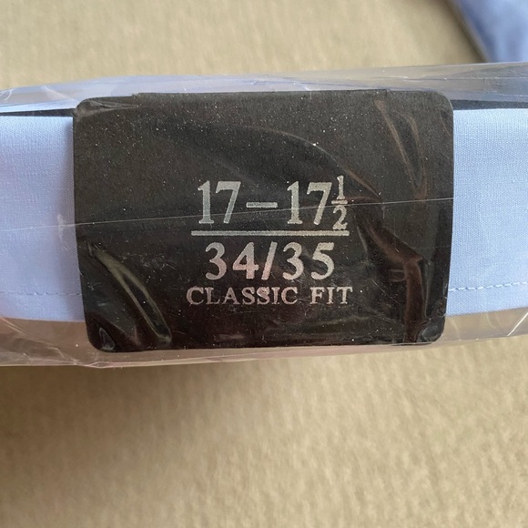 Men's Classic Fit Button Down Collared Shirt - Picture 4 of 5